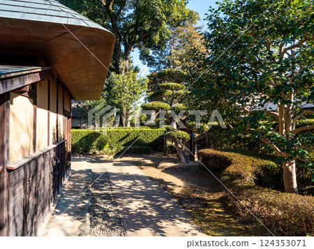 Traditional Japanese Houses: A quaint view of a samurai residence Traditional Japanese Houses: A quaint view of a samurai residence 124353071
