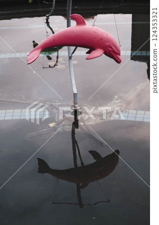 [大阪南港] 海豚雕塑 124353321