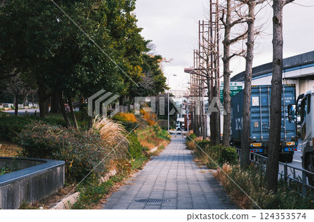 [大阪南港]港口地區的風景 124353574