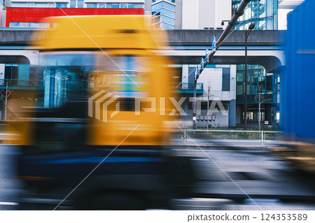 [大阪南港] 大卡車和拖車 124353589