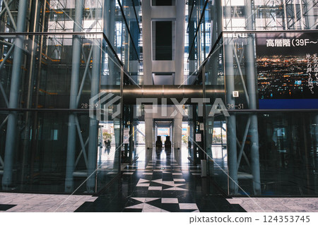 [大阪南港] 現代建築風景 124353745