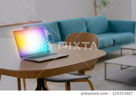 The PC in the living room lights up 124353807