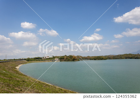 台灣八田水壩烏山頭水庫風景 124355362