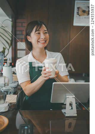 cafeteria, cafe, caffe 124355937