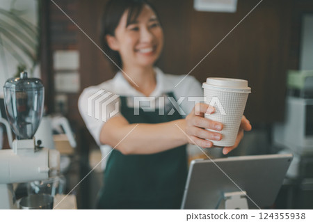 cafeteria, cafe, caffe 124355938