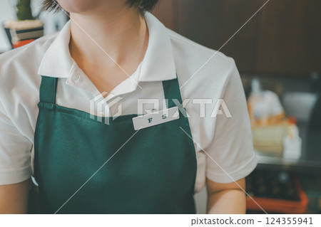 店員 售貨員 咖啡館 124355941