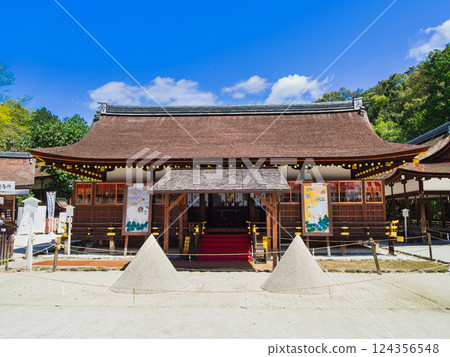 Spring in Kyoto: Kamigamo Shrine, Tatezuna and Hosodono 124356548