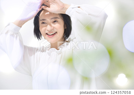Beauty middle women Beauty middle women 124357058