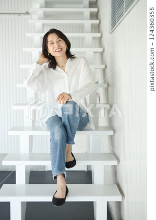 Middle-aged female beauty Middle-aged female beauty 124360358
