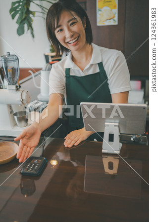 cafeteria, cafe, caffe 124361983