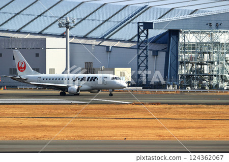 大阪國際機場日航飛機起飛天空公園 大阪國際機場日航飛機起飛天空公園 124362067