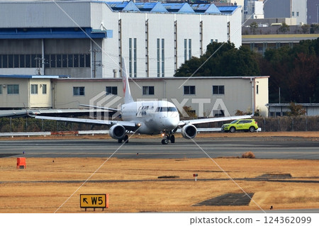 大阪國際機場日航飛機起飛天空公園 大阪國際機場日航飛機起飛天空公園 124362099