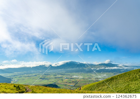 Aso City, Kumamoto Prefecture: Aso caldera and sea of clouds seen from Daikanbo in autumn 124362675
