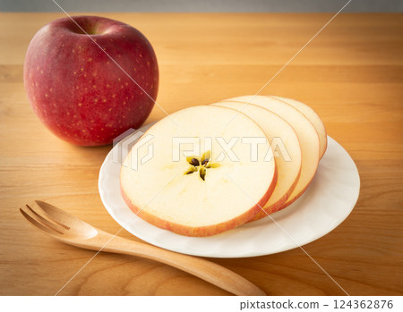 Sliced Shinano Sweet Apples Star-cut Apples Sliced Shinano Sweet Apples Star-cut Apples 124362876