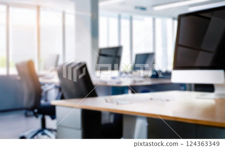 擁有多台計算機的辦公室 124363349