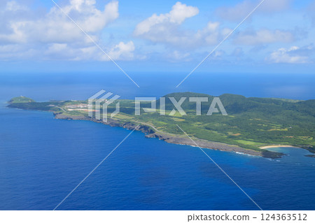 Aerial photo of Yonaguni Island 124363512