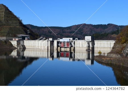 Kanawa River Dam的100個水壩湖泊 Kanawa River Dam的100個水壩湖泊 124364782