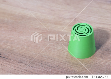 Pastry tip for making marshmallow flowers. Marshmallow tip for pastry bag. Made of plastic. Green in color. 124365235