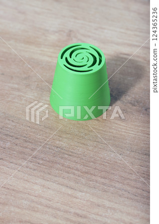 Pastry tip for making marshmallow flowers. Marshmallow tip for pastry bag. Made of plastic. Green in color. 124365236