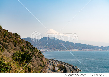 [Shizuoka Prefecture] View from Satta Pass in spring 124365528