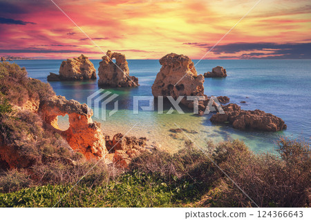 Coastal rocky seascape, view of Praia da Marinha beach in Algarve region in Atlantic ocean, Portugal, Europe 124366643