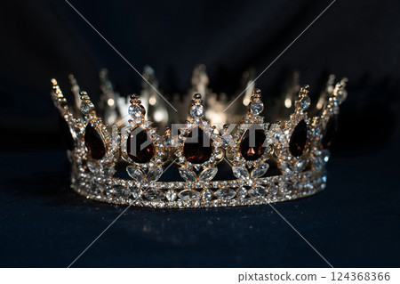 Luxury golden crown with rauchtopaz and diamonds 124368366