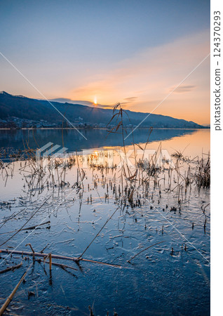 諹訪湖的早晨 [照片拍攝地：下諡訪町] 124370293