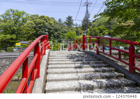 <島根縣>玉作湯神社前的紅橋 <島根縣>玉作湯神社前的紅橋 124370448