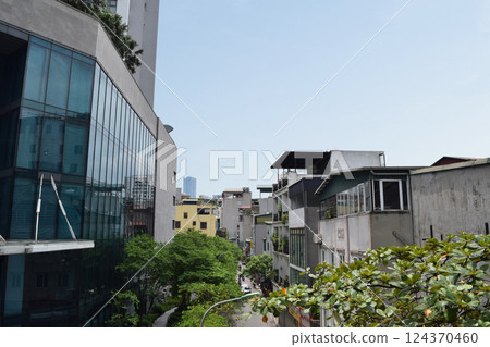 越南河內市中心街道（Cau Gi 區 Chua Ha 站前） 124370460