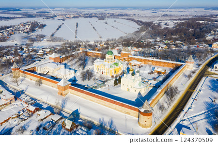 Kremlin and St. Nicholas Cathedral at Zaraysk 124370509