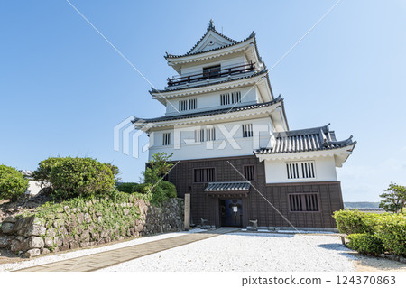 長崎縣平戶市晴朗天氣下的平戶城 124370863