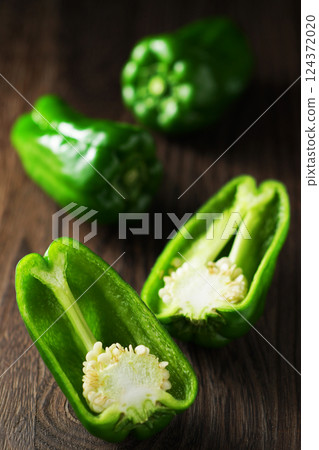 green pepper  124372020