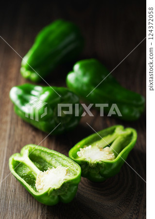 green pepper green pepper 124372058