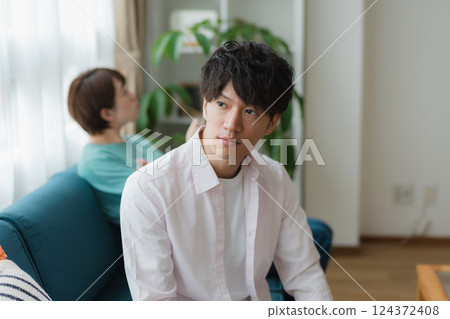 Couples at odds – Relationships between men and women suffering from indifference 124372408