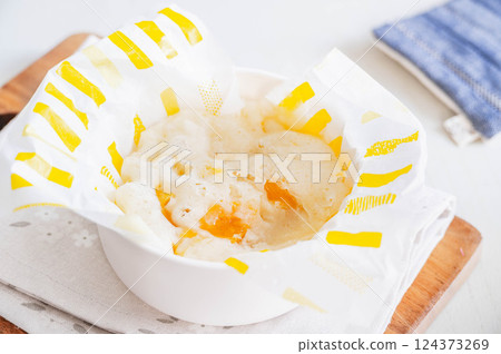 Easy mango yogurt steamed bread using HM 124373269