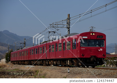 Four 103 series 3500 series local trains running on the Bantan Line Four 103 series 3500 series local trains running on the Bantan Line 124374447