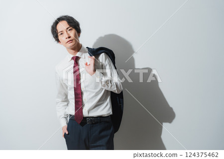 Under the summer sun – A moment of a challenging business person 124375462