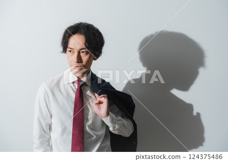 Under the summer sun – A moment of a challenging business person 124375486