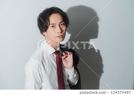 Under the summer sun – A moment of a challenging business person 124375497