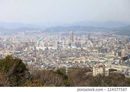 Hiroshima cityscape (view from the top of Mount Kogane) 124377587