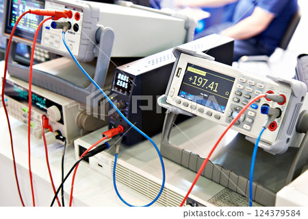 Universal voltmeter 124379584