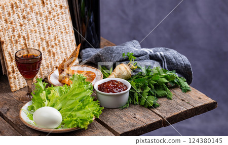 Symbolic of Jewish holiday Pesah 124380145