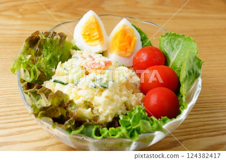 土豆沙拉 124382417