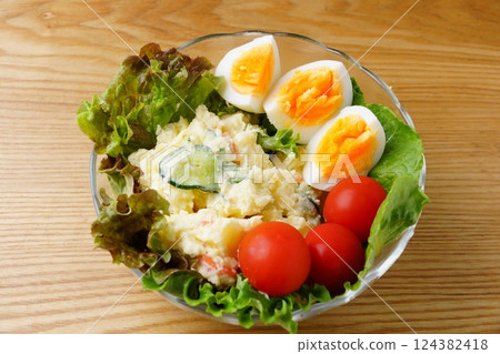 potato salad 124382418