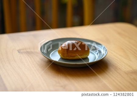 butter roll 124382801