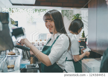 女生 女孩 女性 124384451