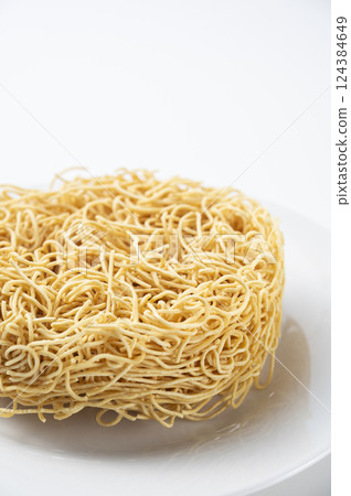 Hard Yakisoba Noodles: Thin noodles 124384649