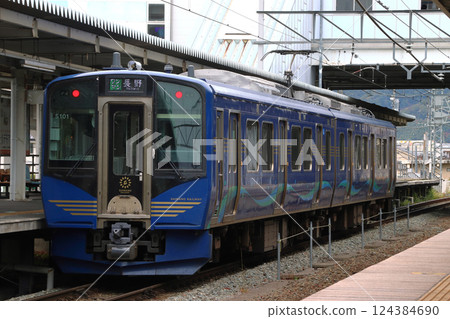 Shinano Railway SR1 Series Liner Train (Karuizawa⇔Nagano) Shinano Railway SR1 Series Liner Train (Karuizawa⇔Nagano) 124384690