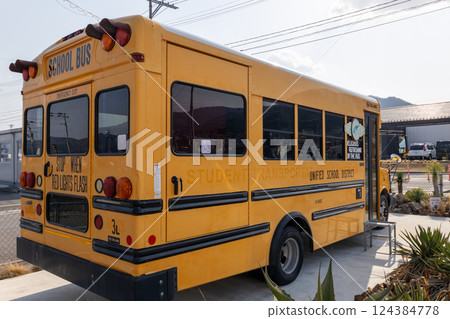 American style school bus American style school bus 124384778