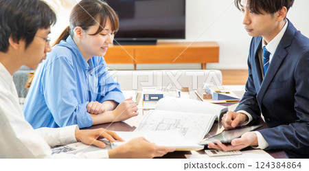 Housing sales: Meeting in a model room Housing sales: Meeting in a model room 124384864